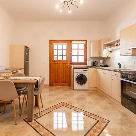 House For Two!! Tatil Evi Angairiá